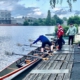 Unser Sechser am Steg mit Trainer und Kursteilnehmern.
