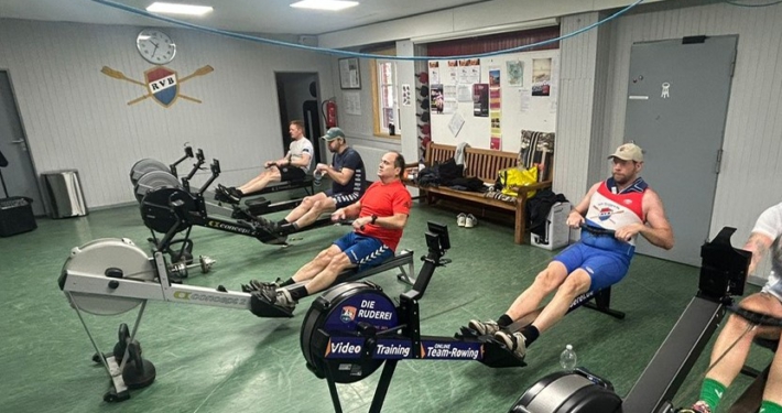 RV-Bille-Ruderer auf dem Ergometer